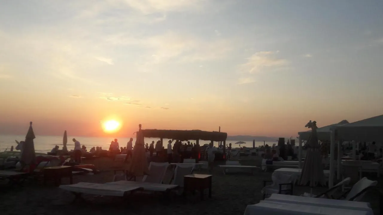 Art Hotel Pietrasanta 3*,