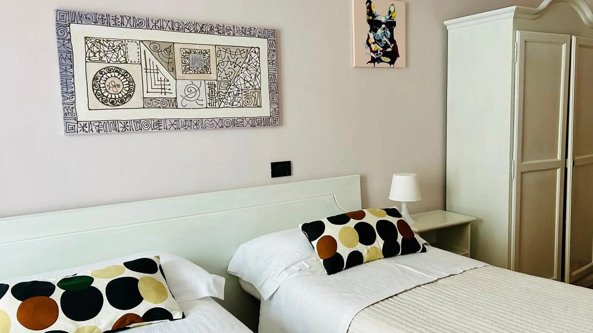 Art Hotel Pietrasanta 3*,